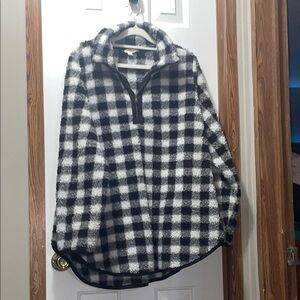 60. Terra & Sky Cozy Black and White Fleece Pullover